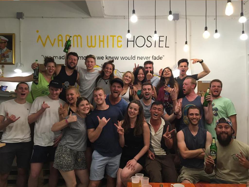 Warm White Hostel Banguecoque Exterior foto